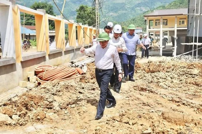 Công trường thi công dự án trường nội trú liên cấp tại xã Minh Tân.