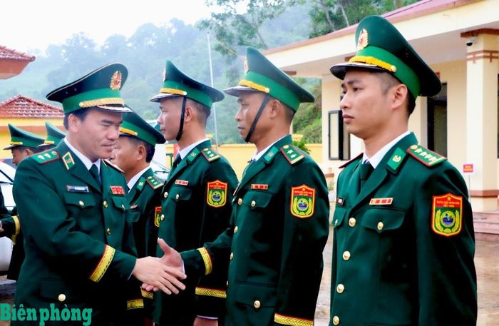 Trung tướng Vũ Trung Kiên cùng Đoàn công tác Bộ Tư lệnh Bộ đội Biên phòng đến thăm, kiểm tra Đồn Biên phòng Leng Su Sìn, Bộ đội Biên phòng tỉnh Điện Biên. Ảnh: Thanh Xuân