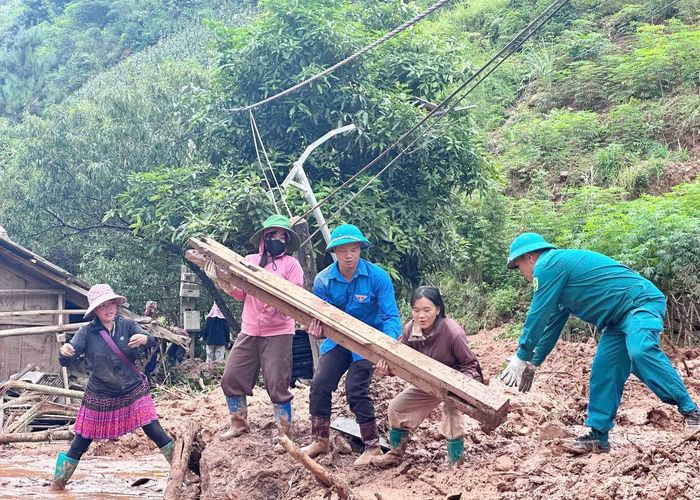 Ngay sau khi thiên tai xảy ra, Tỉnh Đoàn Sơn La đã huy động hàng trăm thanh niên nhanh chóng có mặt tại những điểm nóng cùng các lực lượng tại chỗ triển khai công tác cứu hộ, khắc phục hậu quả.