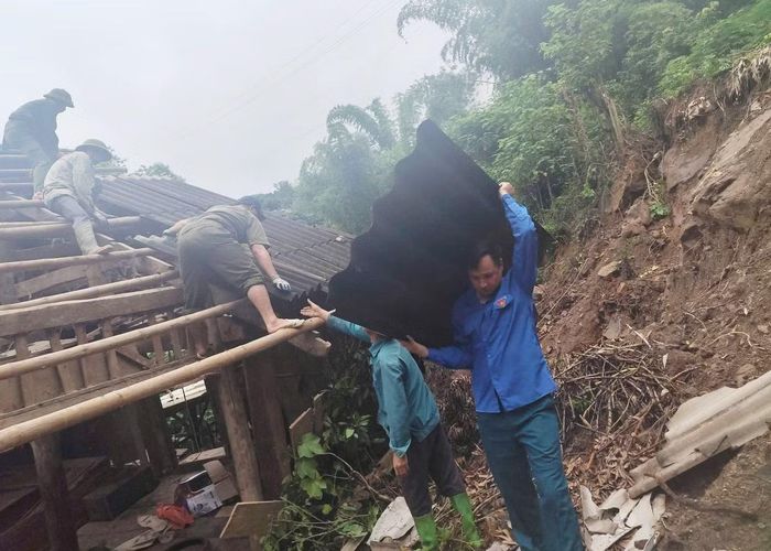 Mỗi đoàn viên đều nỗ lực hoàn thành phần việc được giao với mong muốn chia sẻ khó khăn cùng người dân, góp thêm sức người để địa phương nhanh chóng vượt qua hậu quả thiên tai.