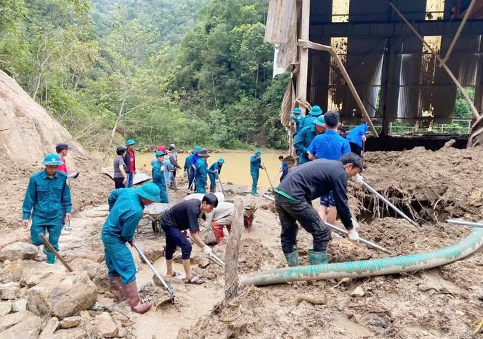 Điều kiện thời tiết còn diễn biến phức tạp, khối lượng công việc lớn và nhiều vị trí tiềm ẩn nguy cơ mất an toàn, nhưng tinh thần trách nhiệm và sự nhiệt huyết của tuổi trẻ vẫn luôn được phát huy.