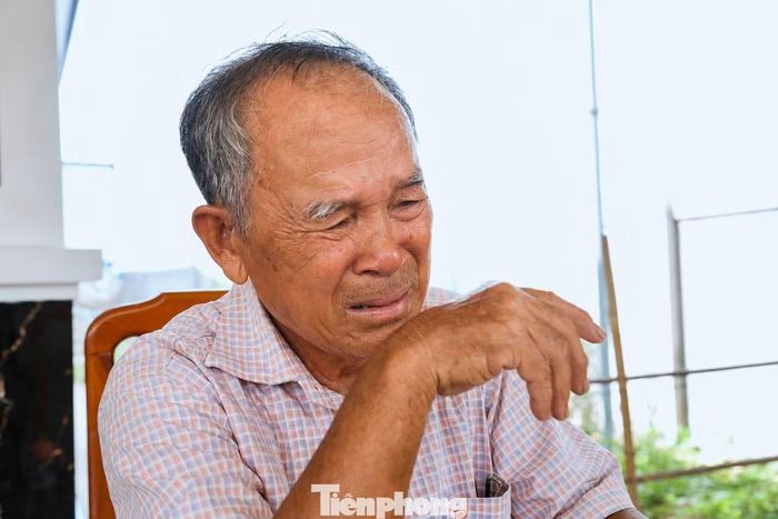 Ông Thân xúc động khi nhắc đến di nguyện của bố mẹ.