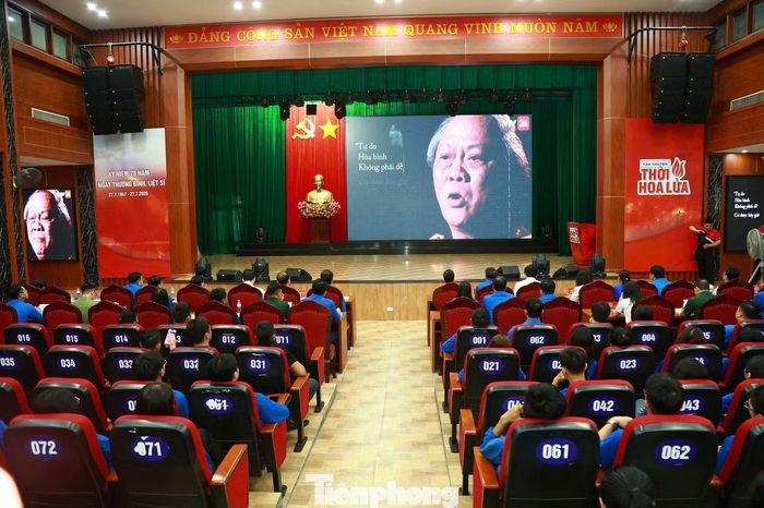Phóng sự "Câu chuyện thời hoa lửa".