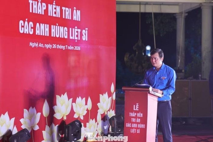  Anh Bùi Quang Huy - Ủy viên BCH T.Ư Đảng, Phó Chủ tịch Ủy ban T.Ư MTTQ Việt Nam, Bí thư thứ nhất T.Ư Đoàn phát biểu tri ân các anh hùng, liệt sĩ. 