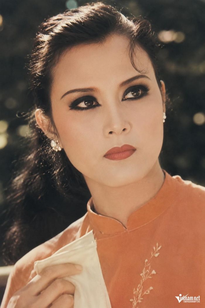 Chân dung của Thái Châu đăng trên các bìa báo vào giữa thập niên 1980.