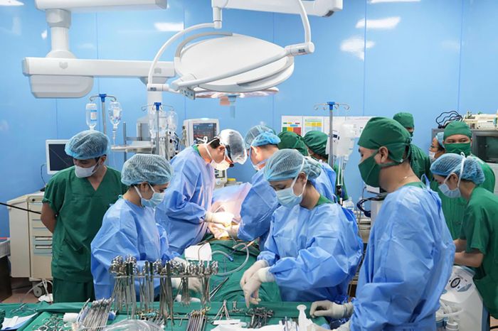 Bệnh viện Bãi Cháy phối hợp với các bệnh viện trung ương tổ chức lấy và điều phối tạng. Ảnh: BVCC