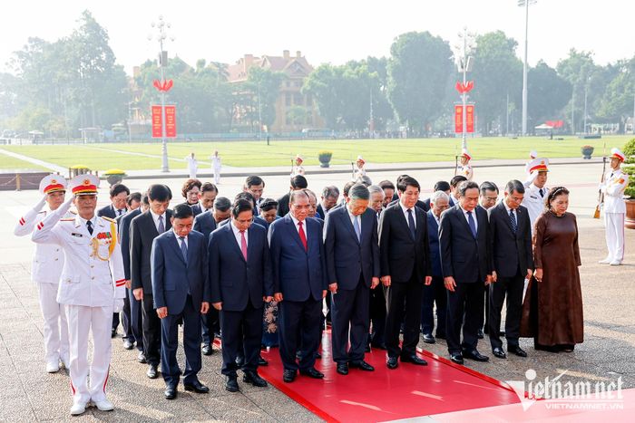 Lãnh đạo, nguyên lãnh đạo Đảng, Nhà nước viếng Chủ tịch Hồ Chí Minh