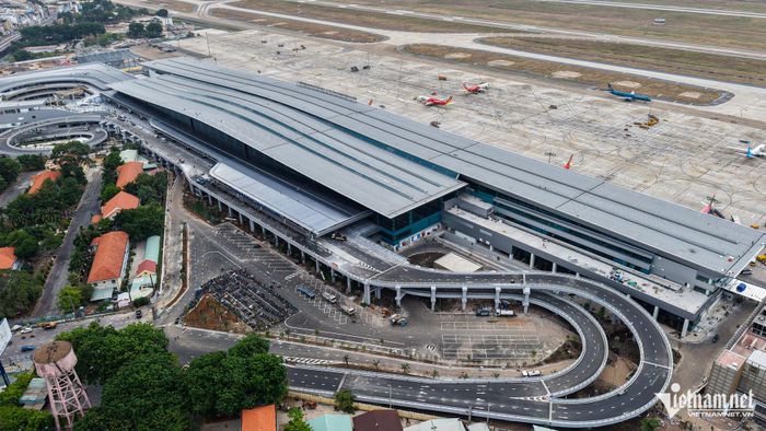 Theo phương án đề xuất, tuyến Metro số 6 sẽ có một ga ngầm kết nối trực tiếp với nhà ga T3, sân bay Tân Sơn Nhất. Ảnh: Nguyễn Huế