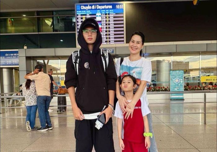 Thân Thúy Hà nhiều năm làm mẹ đơn thân, quyết định không kết hôn ở tuổi U50. 