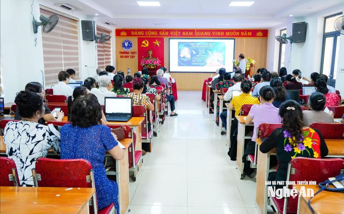 Quang cảnh lớp tập huấn. Ảnh: T.L