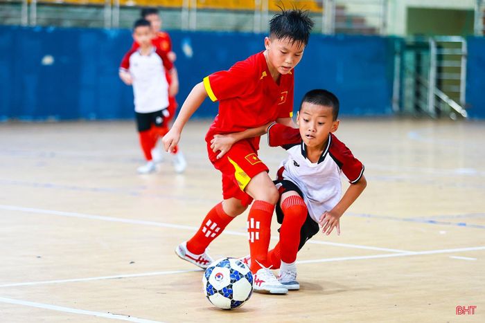 Trọng Nhân cũng đã lọt vào danh sách tuyển chọn của đội trẻ Hồng Lĩnh Hà Tĩnh.
