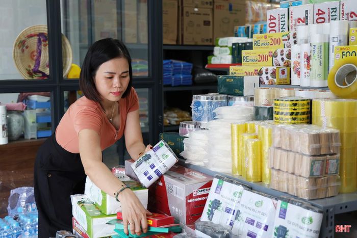 Mới hoạt động kinh doanh trong 6 tháng đầu năm, chị Văn Thị Ngọc (phường Trần Phú) thuộc diện phải kê khai trước 31/7.