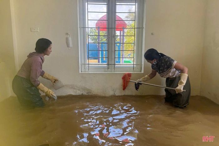 Điểm trường La Nhân - Trường Mầm non Đức Quang bị ngập trong mùa lũ lụt. (Ảnh tư liệu)