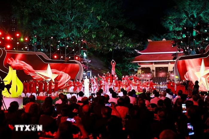 Chương trình cầu truyền hình tại Công viên Lê Thị Riêng, Thành phố Hồ Chí Minh. (Ảnh: Doãn Tấn/ TTXVN)