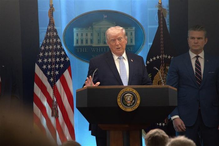 Tổng thống Mỹ Donald Trump trong cuộc họp báo tại Nhà Trắng ngày 6/4/2026. Ảnh: THX/TTXVN phát