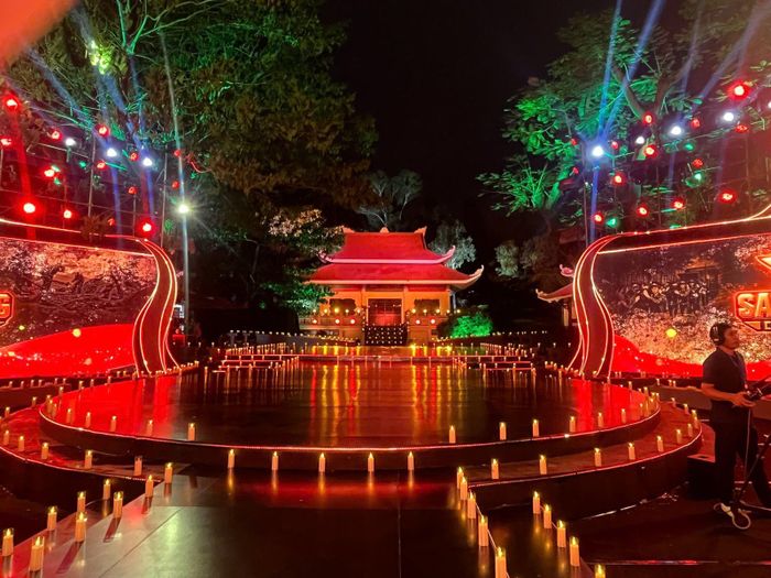 Công viên văn hóa Lê Thị Riêng trở thành điểm cầu TP Hồ Chí Minh trong chương trình “Đi tìm đồng đội - Sao sáng dẫn đường”.
