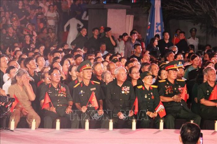 Đại biểu tham dự chương trình tại điểm cầu Quảng Trị. Ảnh: Tường Vi/TTXVN.