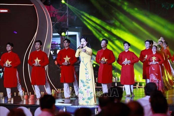 Chương trình cầu truyền hình tại Công viên Lê Thị Riêng, Thành phố Hồ Chí Minh. Ảnh: Doãn Tấn/ TTXVN