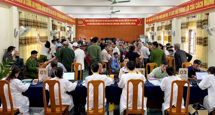 Công an tỉnh Quảng Trị phối hợp với các đơn vị liên quan rà soát dữ liệu, xác minh thân nhân, tổ chức thu nhận mẫu sinh phẩm ADN nhằm đẩy nhanh công tác xác định danh tính liệt sĩ.