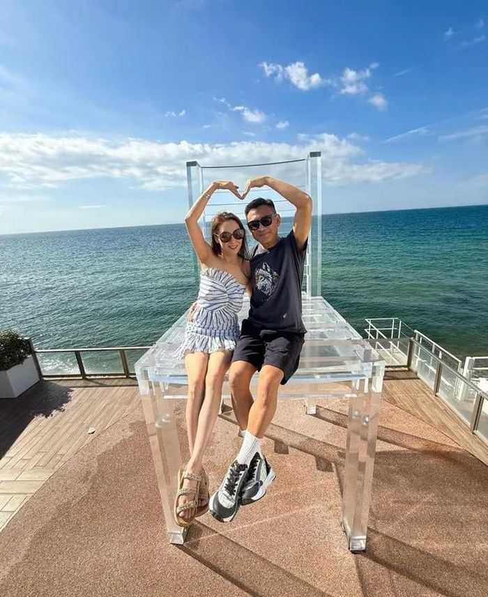 Cặp đôi từng là "gương mặt vàng" của TVB thời kỳ hoàng kim. Ảnh: Weibo Quách Khả Doanh.