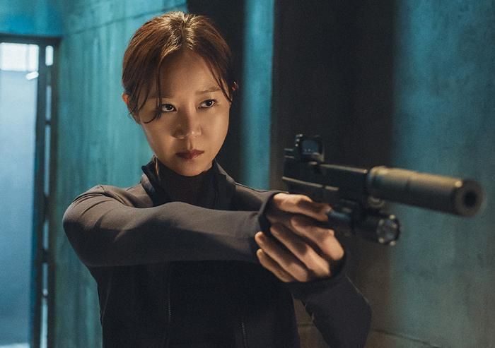 Gong Hyo Jin trở lại với hình tượng sát thủ mang hai thân phận trong A Bona Fide Killer.