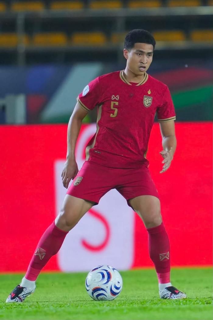 Dù góp công vào chiến thắng 5-0 trước Lào, Seksan Ratree vẫn cho rằng bản thân cần tiếp tục hoàn thiện để cống hiến nhiều hơn cho tuyển Thái Lan. Ảnh: FAT
