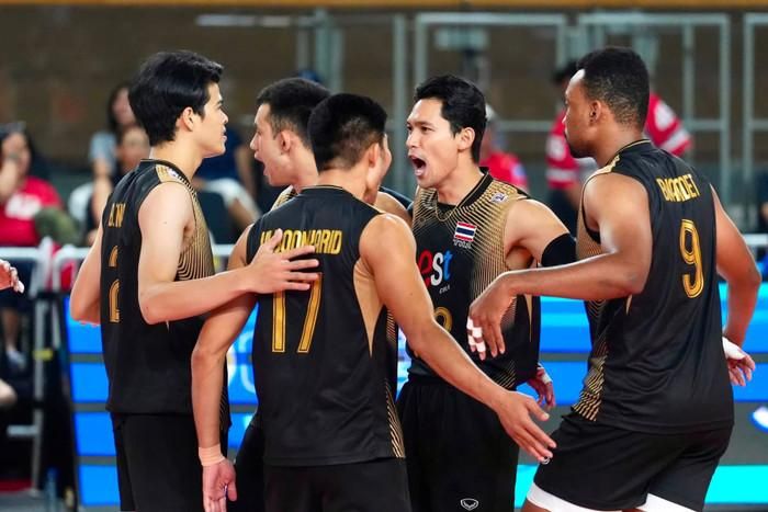SiamSport dành nhiều lời khen cho tinh thần thi đấu của tuyển Thái Lan, đồng thời thừa nhận Việt Nam đã chơi bản lĩnh hơn ở thời điểm quyết định để lần đầu vô địch SEA V.Cup. Ảnh: TVA