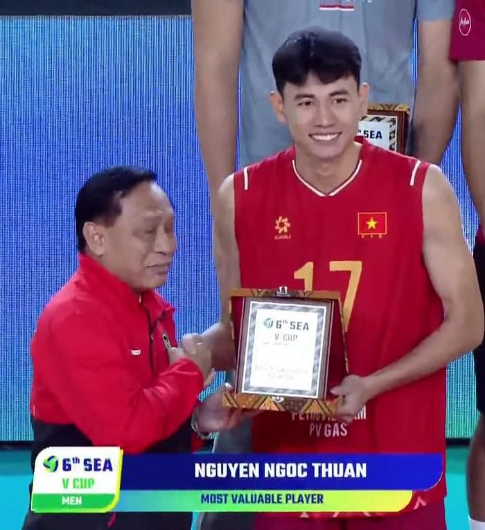 Nguyễn Ngọc Thuân có màn trình diễn bùng nổ khi ghi tới 31 điểm trước Thái Lan. 