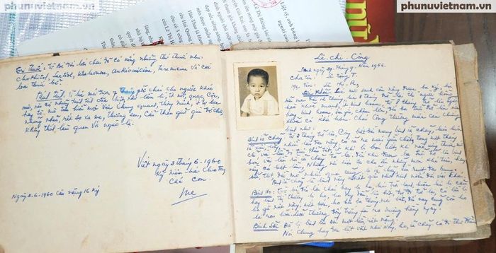 Bút tích của Anh hùng, liệt sĩ Lê Thị Riêng trong album khi viết về người con trái út của mình - ông Lê Chí Công trước lúc chia tay, năm 1960