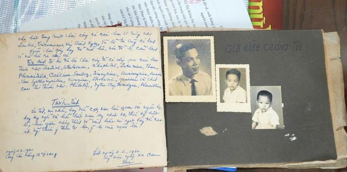 Anh hùng, liệt sĩ Lê Thị Riêng dành 1 trang để giới thiệu "GIA ĐÌNH CHÚNG TÔI". Theo lời ông Lê Chí Công, gia đình đã lấy hình chân dung Anh hùng, liệt sĩ Lê Thị Riêng ra để dùng làm ảnh thờ. 
