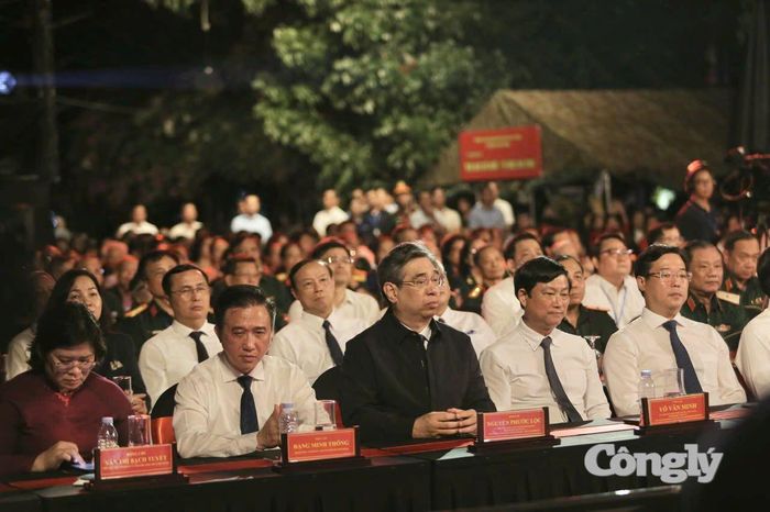 Lãnh đạo TP.HCM tham dự chương trình.