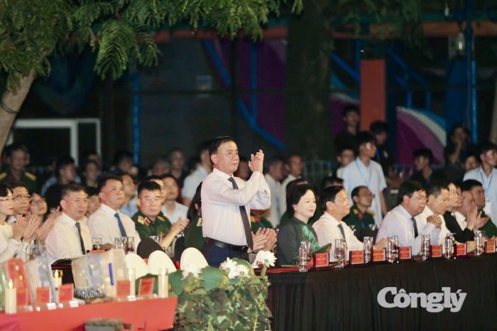Thường trực Ban Bí thư Trần Cẩm Tú dự chương trình.