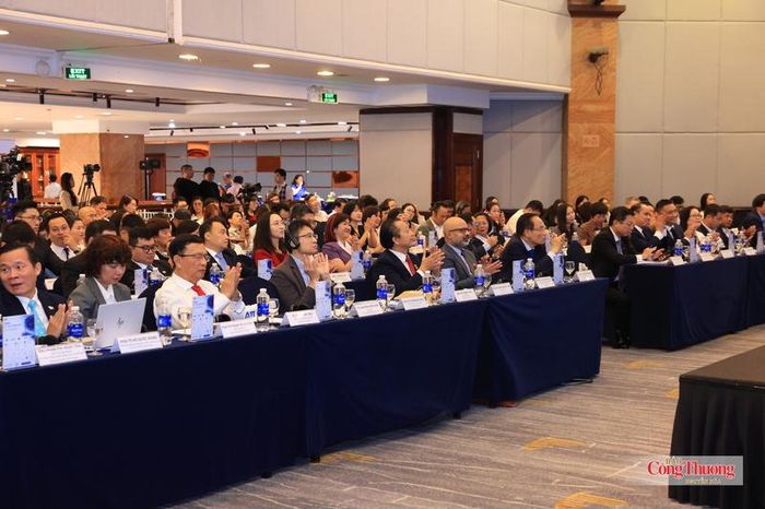 Cộng đồng doanh nghiệp hưởng ứng Chương trình đào tạo, bồi dưỡng 10.000 giám đốc điều hành doanh nghiệp vào năm 2030 theo Quyết định 525/QĐ-TTg của Thủ tướng Chính phủ.
