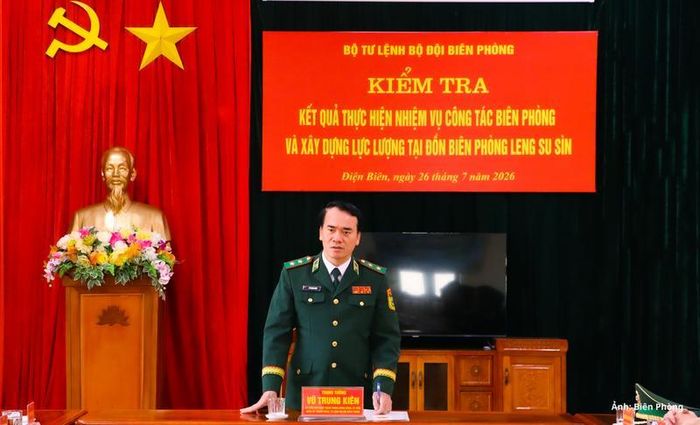 Trung tướng Vũ Trung Kiên, Ủy viên Ban Chấp hành Trung ương Đảng, Ủy viên Quân ủy Trung ương, Tư lệnh Bộ đội Biên phòng phát biểu tại buổi làm việc.