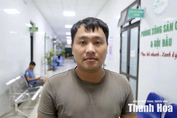 Anh Dương Tất Bách, xã Nga Thắng hài lòng khi được thực hiện dịch vụ thiết thực, thuận tiện ngày tại bệnh viện.