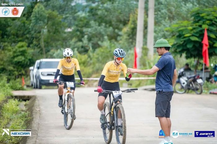 Thầy trò đội tuyển xe đạp Thanh Hóa đã cùng nhau viết nên mùa giải lịch sử năm 2026. Ảnh: VCF