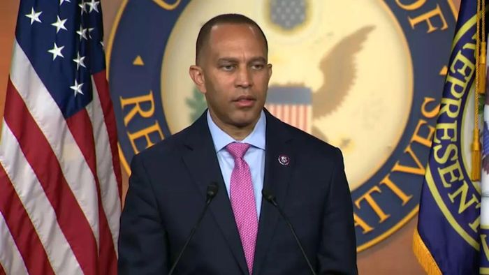 Lãnh đạo phe thiểu số tại Hạ viện Hakeem Jeffries. Ảnh: ABC7 News.