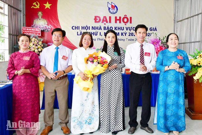 Ban Thư ký Chi hội Nhà báo khu vực Rạch Giá nhiệm kỳ 2026 - 2028.