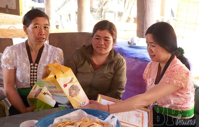 Bánh khẩu xén của HTX Hoa Ban Trắng Mường Lay được công nhận sản phẩm OCOP.