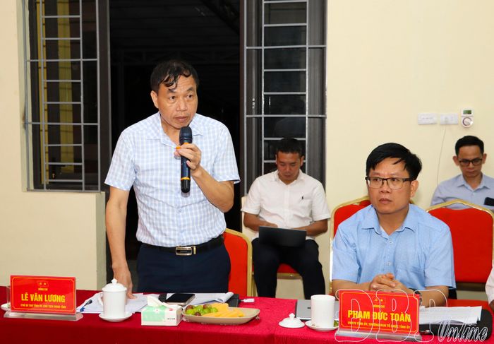 Đồng chí Lê Văn Lương, Phó Bí thư Tỉnh ủy, Chủ tịch UBND tỉnh phát biểu tại buổi làm việc.
