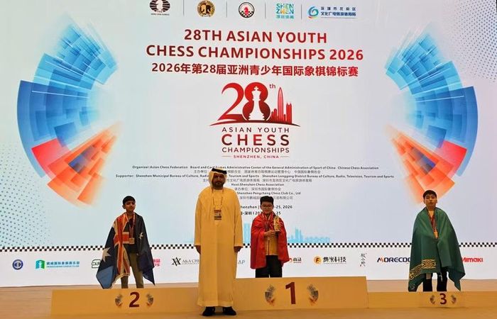 Hoàng Tấn Vinh nhận HCV cá nhân nội dung cờ chớp tại Giải vô địch cờ vua trẻ châu Á 2026. Ảnh: ĐVCC