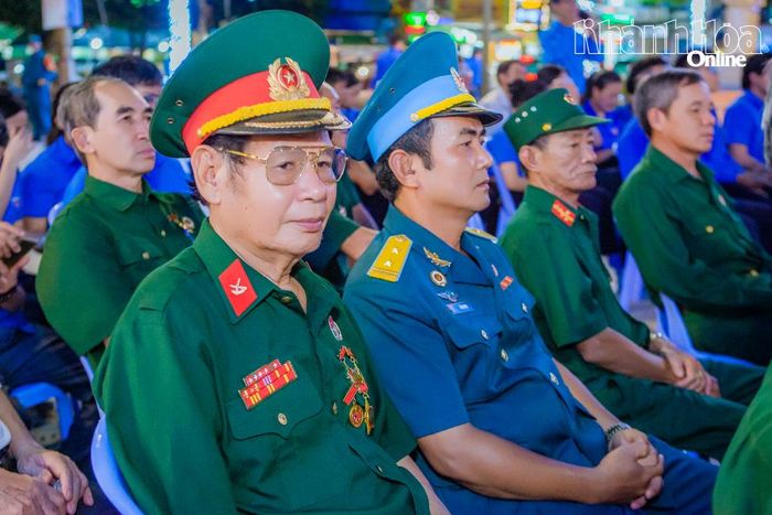 Nhiều cựu chiến binh đến tham dự buổi lễ.