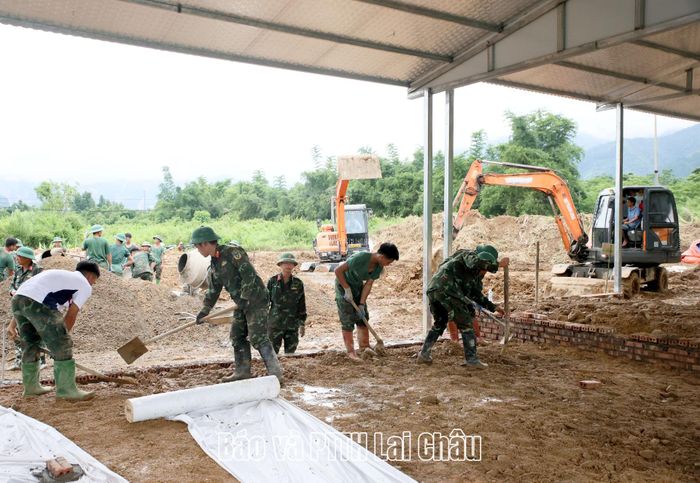 Các hạng mục của khu tái định cư đang được lực lượng quân đội khẩn trương thực hiện đảm bảo tiến độ. 