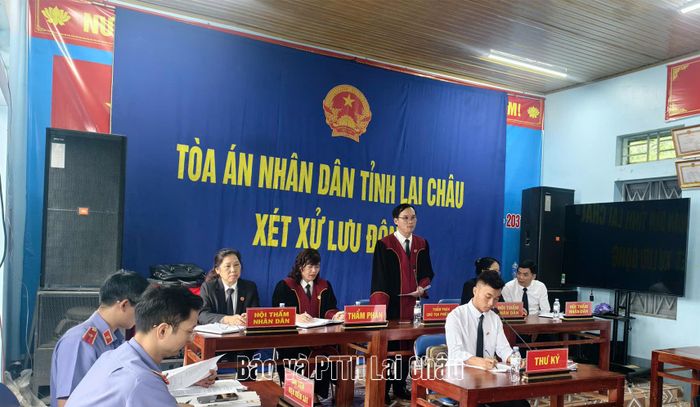 Hội đồng xét xử tuyên phạt bị cáo Giàng A Sàng 20 năm tù giam; bị cáo Cứ A Lử 7 năm tù giam.