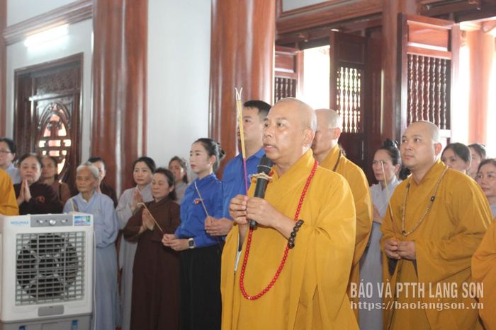 Đại diện Ban Trị sự GHPG Việt Nam tỉnh phát biểu tri ân các Anh hùng liệt sĩ