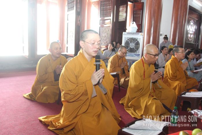Tăng, ni, phật tử cầu siêu tưởng niệm các Anh hùng liệt sĩ