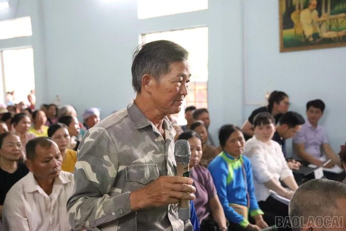 Đại diện các hộ gia đình, cá nhân có đất đai, tài sản trong phạm vi thực hiện dự án nêu ý kiến, kiến nghị.