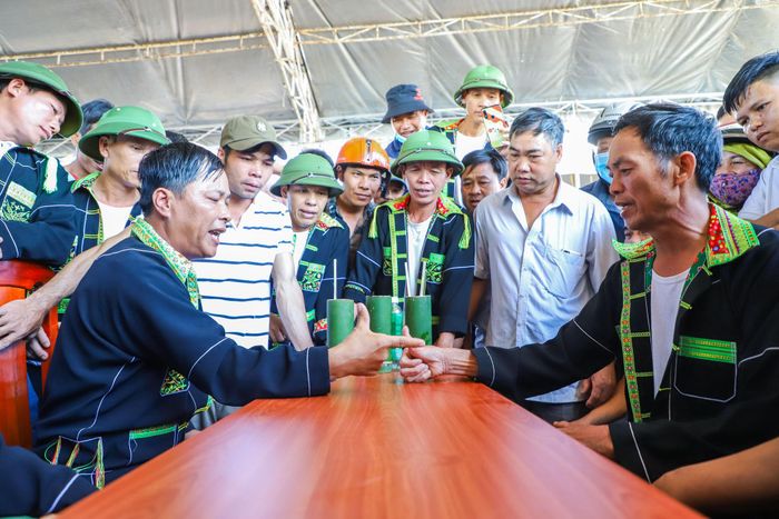 Những năm gần đây, trò chơi lày cỏ được đưa vào nhiều ngày hội văn hóa và hoạt động thi đấu thể thao truyền thống, góp phần lan tỏa giá trị văn hóa dân tộc
