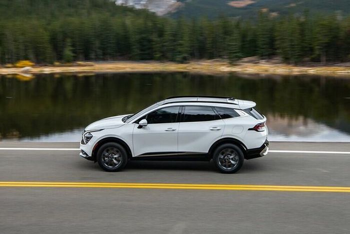 Ngoại thất KIA Sportage 2026 sở hữu nhiều đường gân nổi cá tính