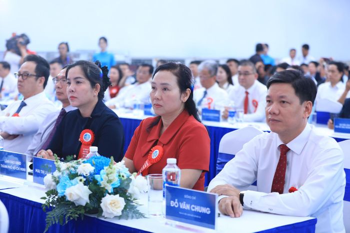 Đại diện các sở, ngành, địa phương của tỉnh Lâm Đồng tham dự